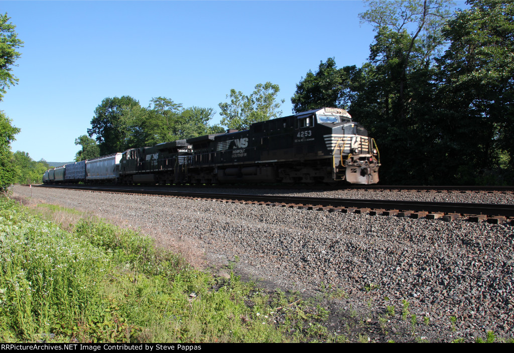NS 4253 and 8064 leading train 38G past milepost 116 at Cove PA